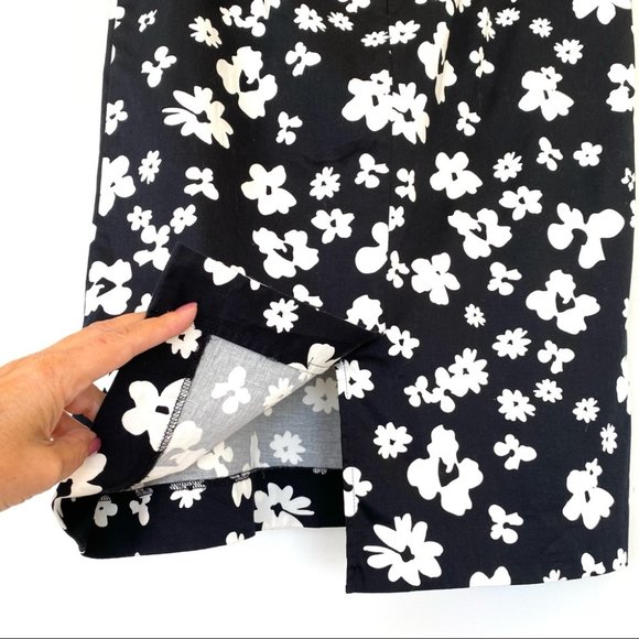 Talbots pencil skirt, black & white floral print, in a cotton & spandex blend - Picture 6 of 8
